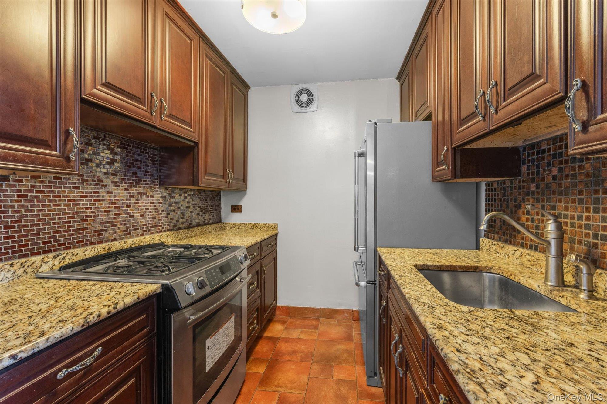 118-18 Union Turnpike, Unit 9C photo 10
