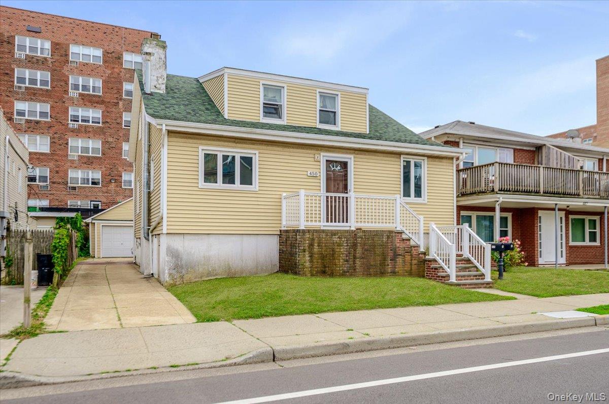 450 E Broadway – For Sale