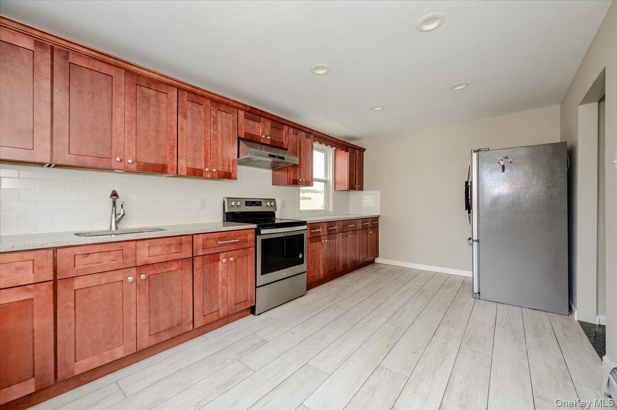 450 E Broadway – For Sale photo 5