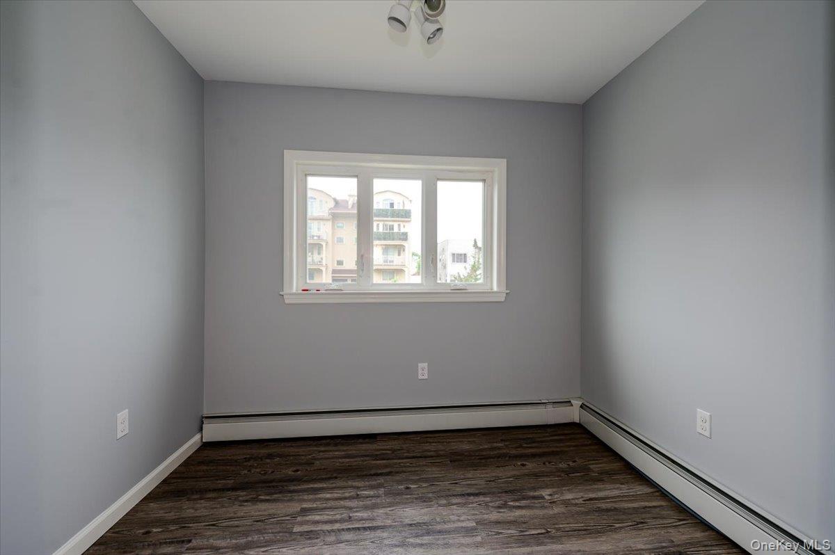 450 E Broadway – For Sale photo 9