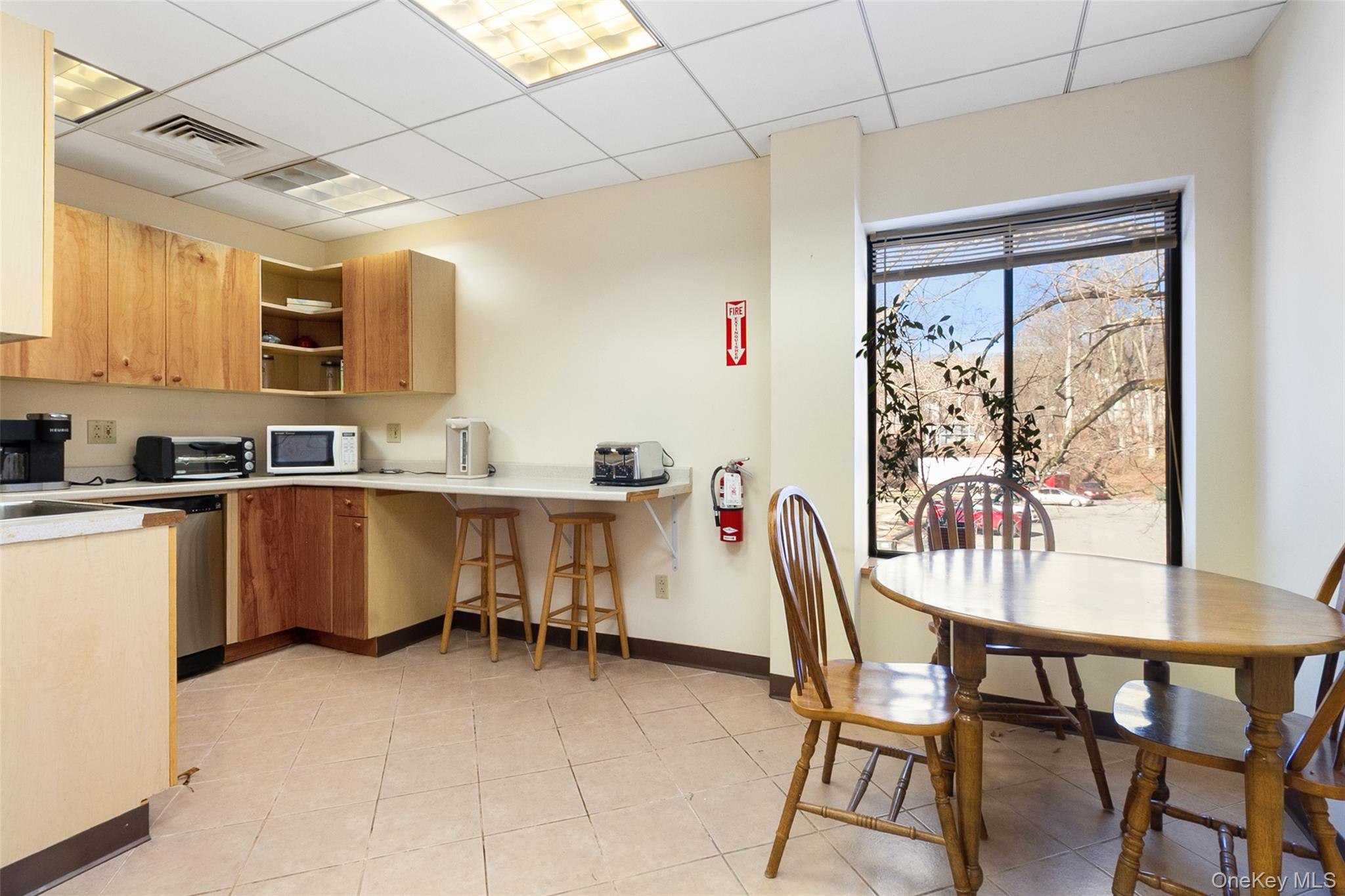 23 Snowden Avenue, Unit Unit B photo 9