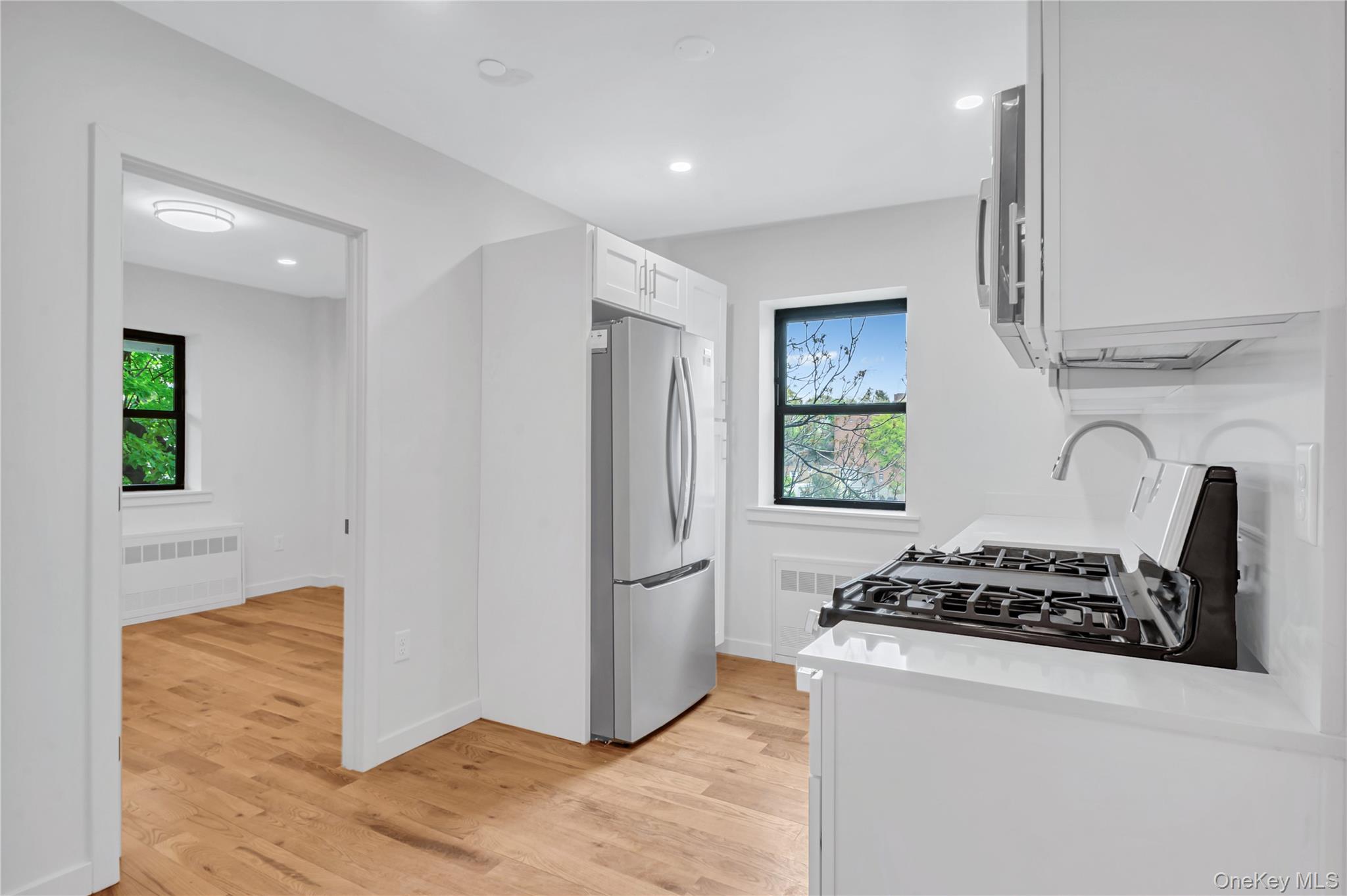 671 Bronx River Road, Unit 4P photo 4