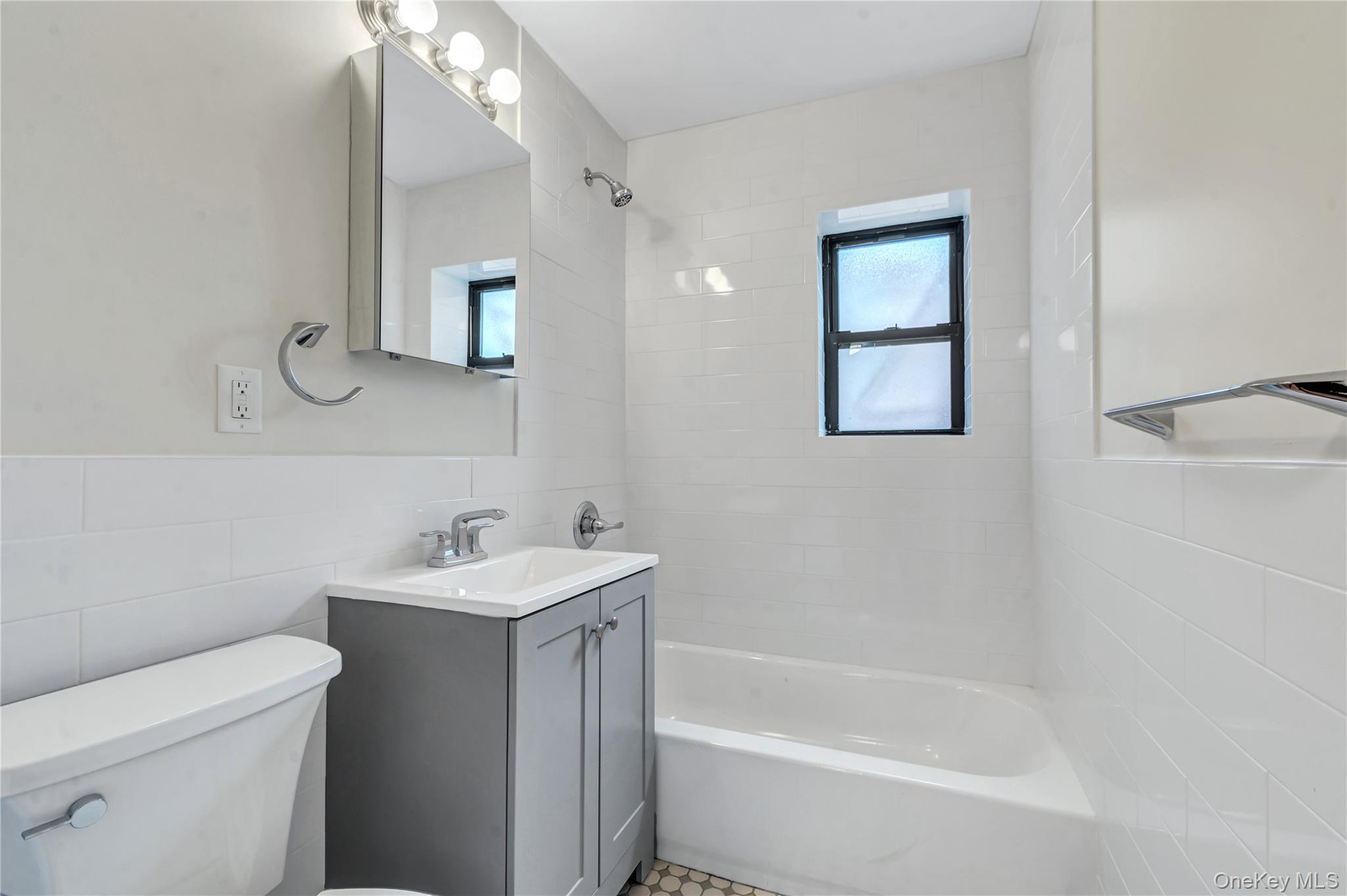 671 Bronx River Road, Unit 4P photo 7