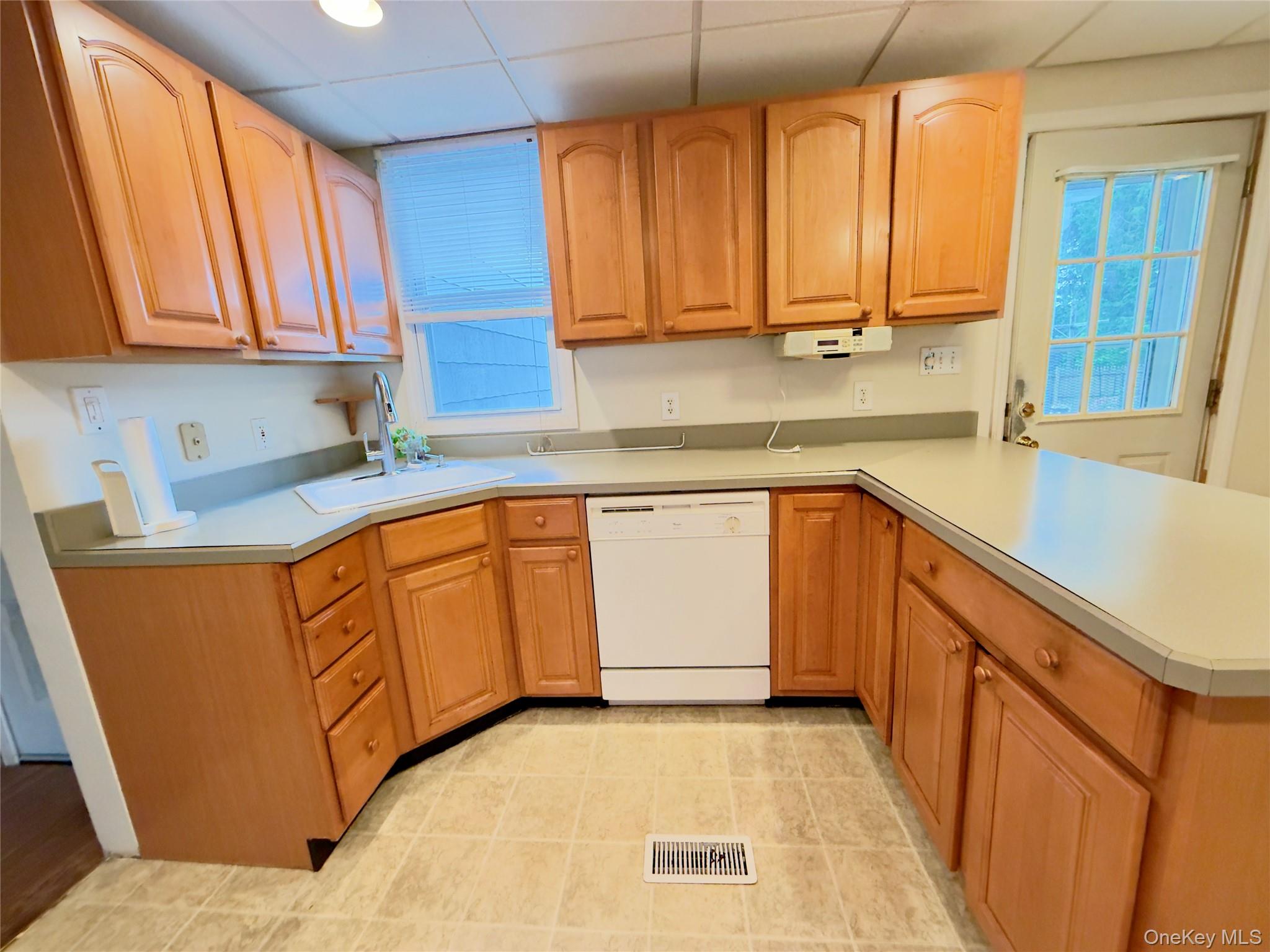 25 Church Street – For Sale photo 4