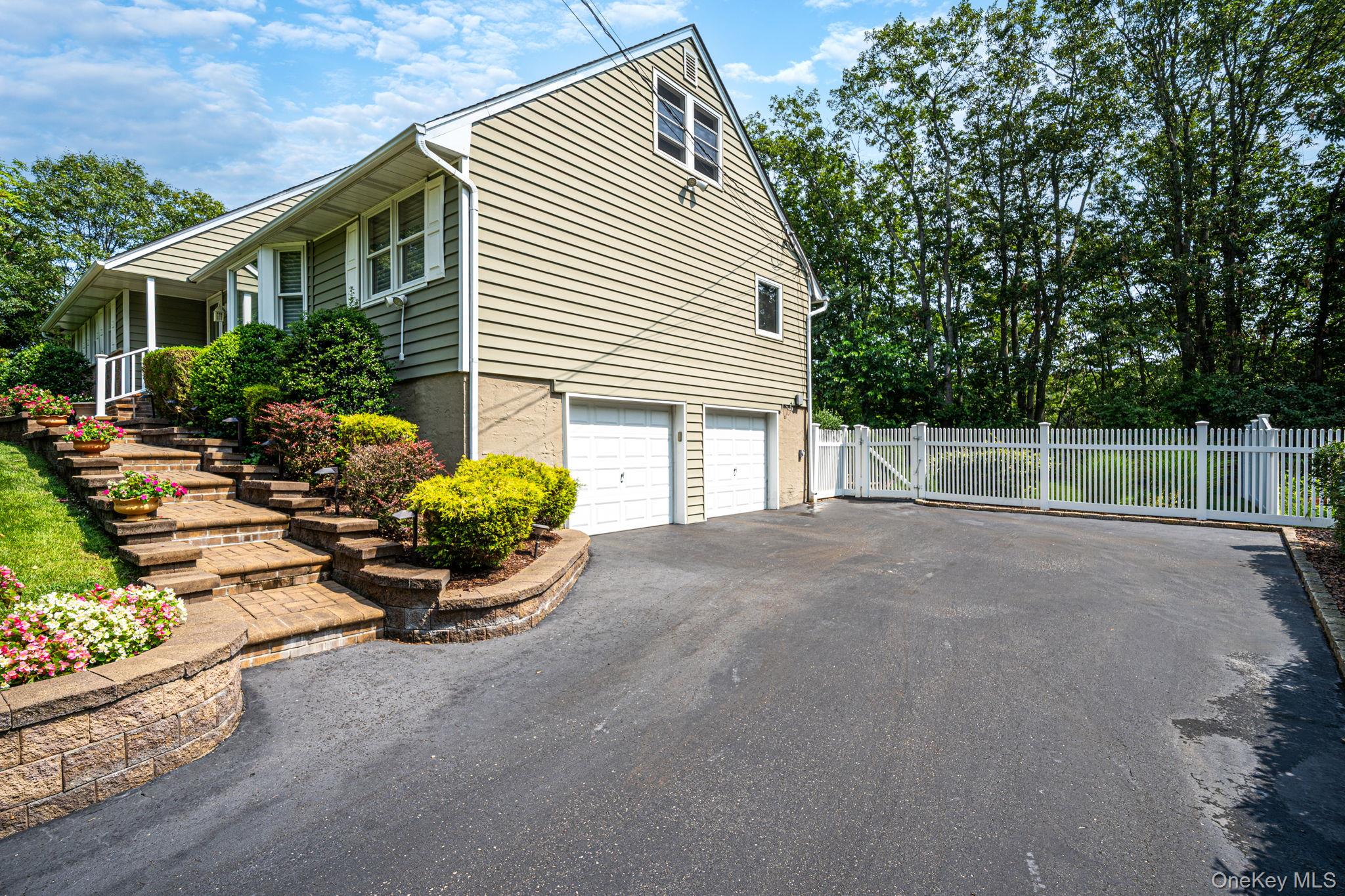 45 Hillcrest Avenue – For Sale photo 2