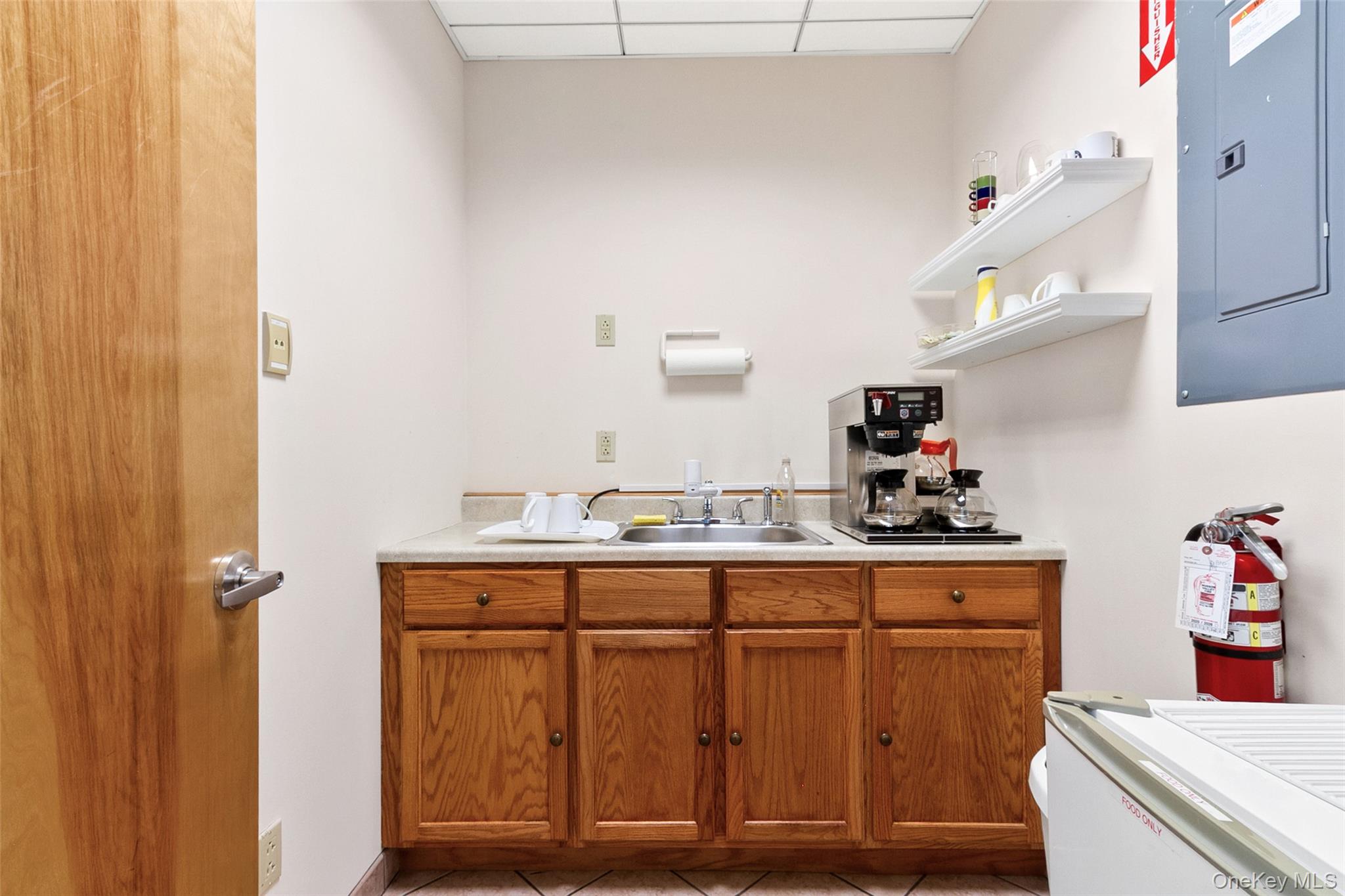 23 Snowden Avenue, Unit Unit J photo 8