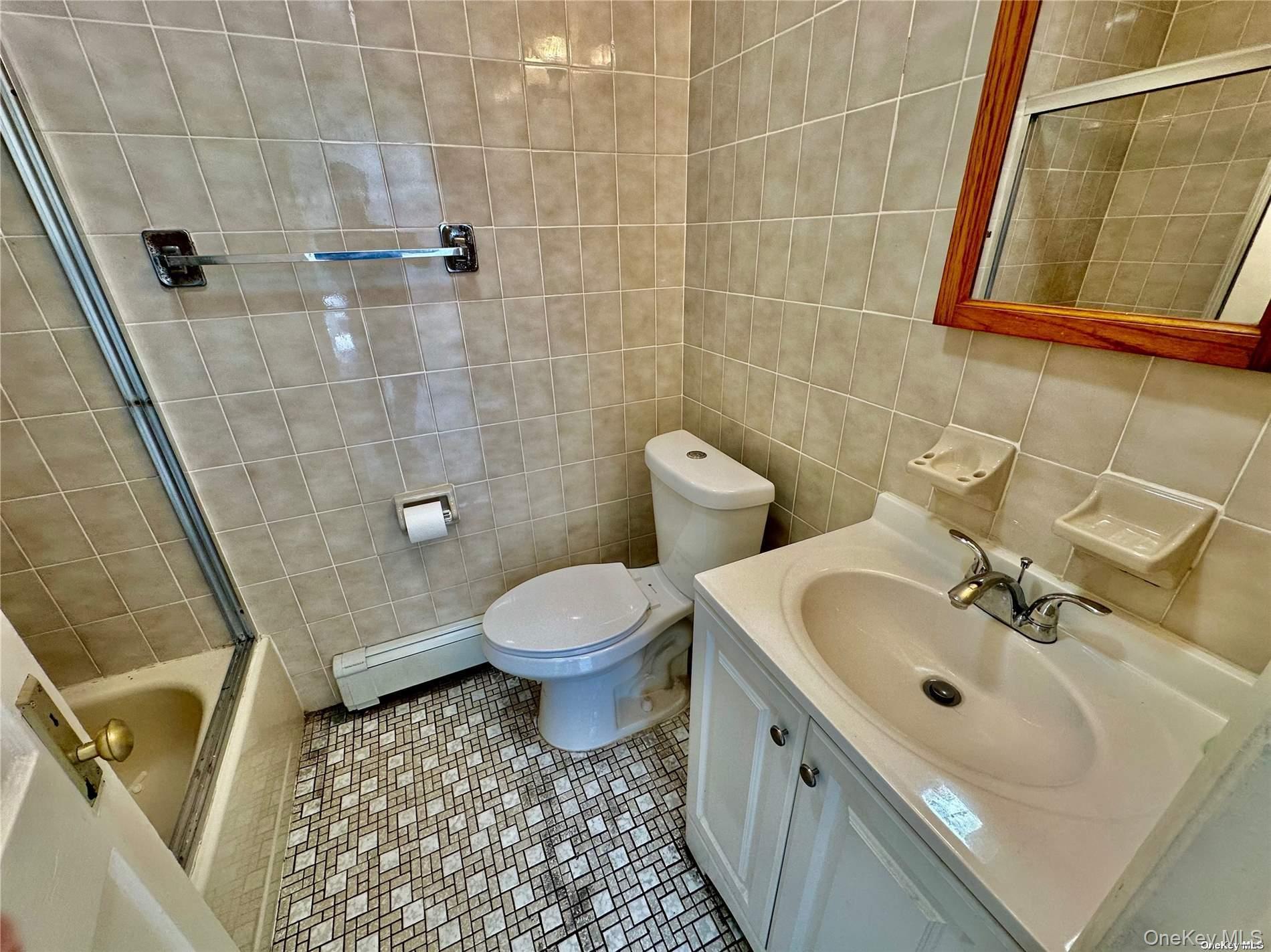 918 Hempstead Street, Unit 4 photo 5