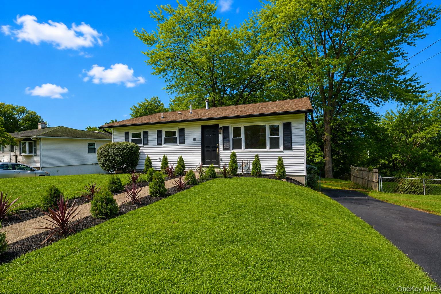 15 Fleetwood Drive – For Sale photo 2