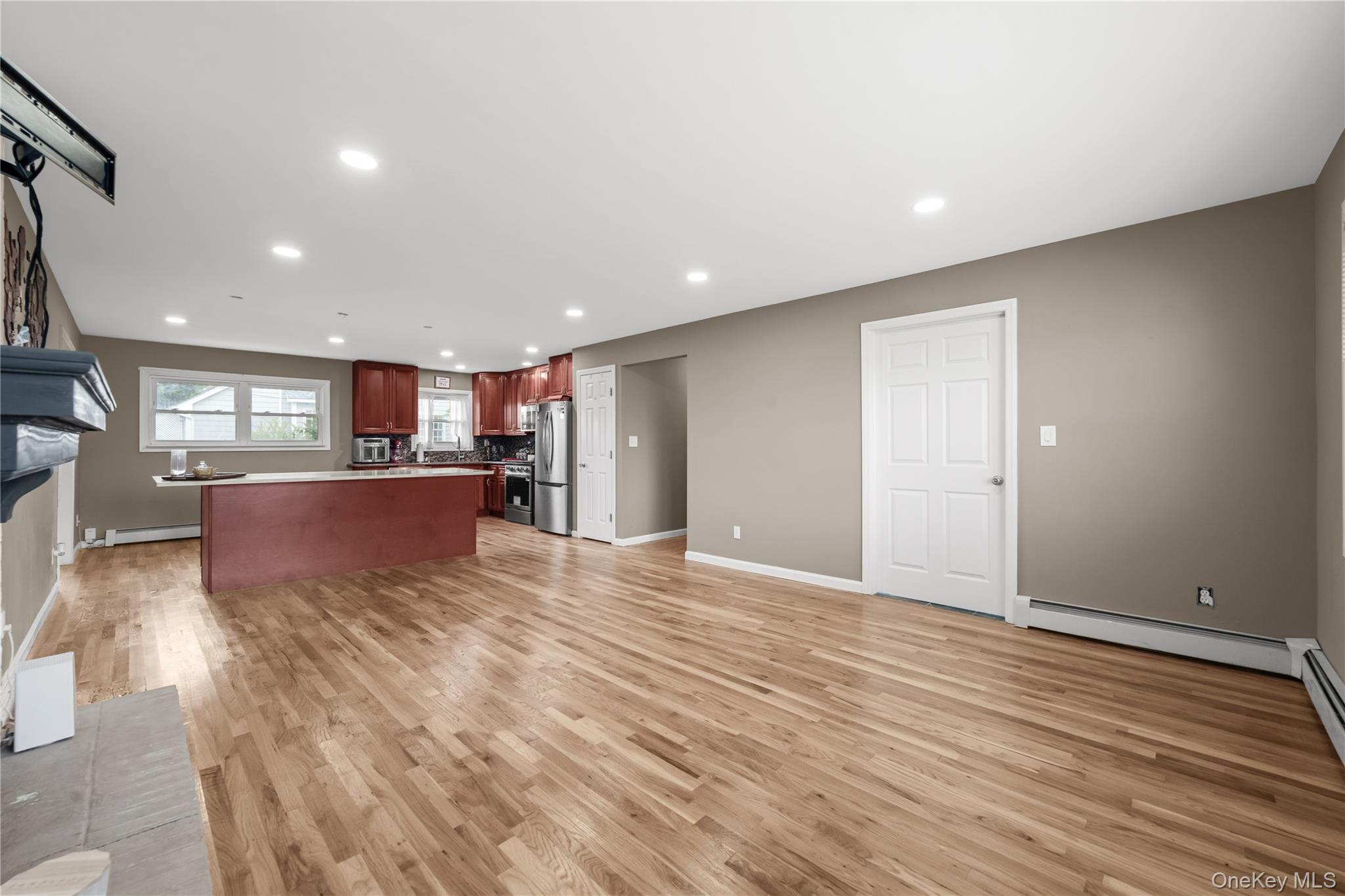 280 S Bayview Avenue – For Sale photo 6