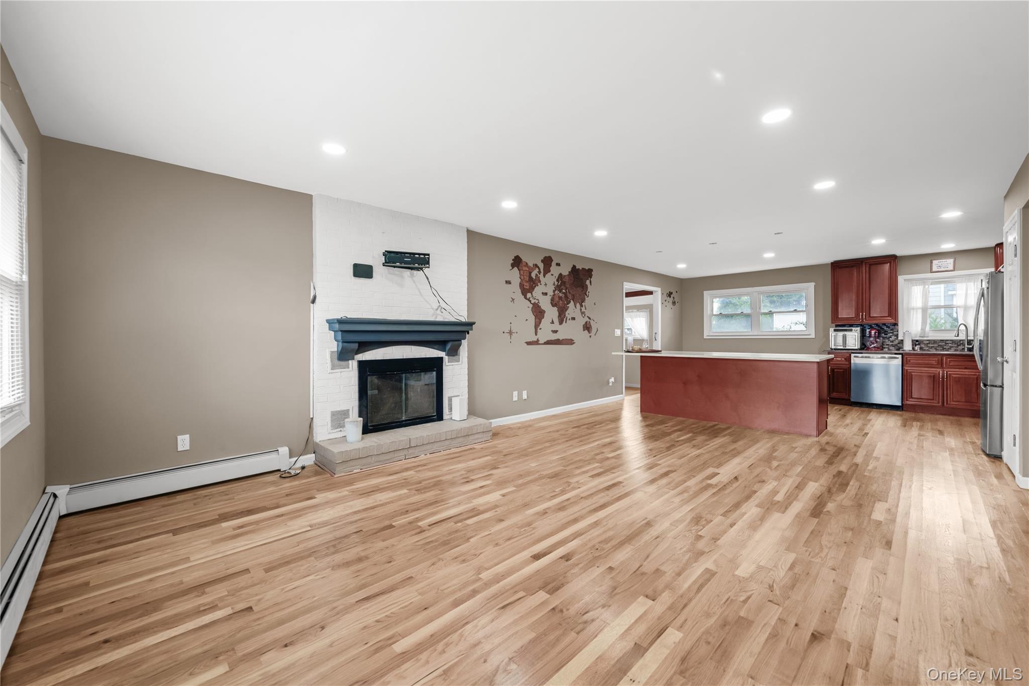 280 S Bayview Avenue – For Sale photo 5