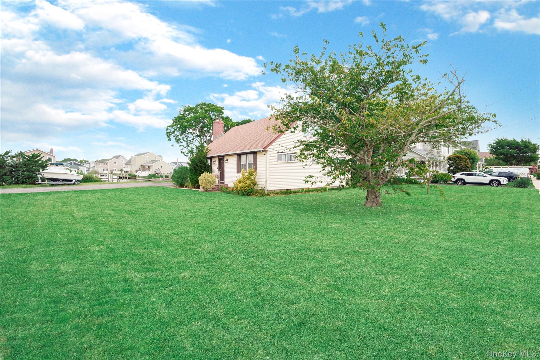 280 S Bayview Avenue – For Sale photo 3