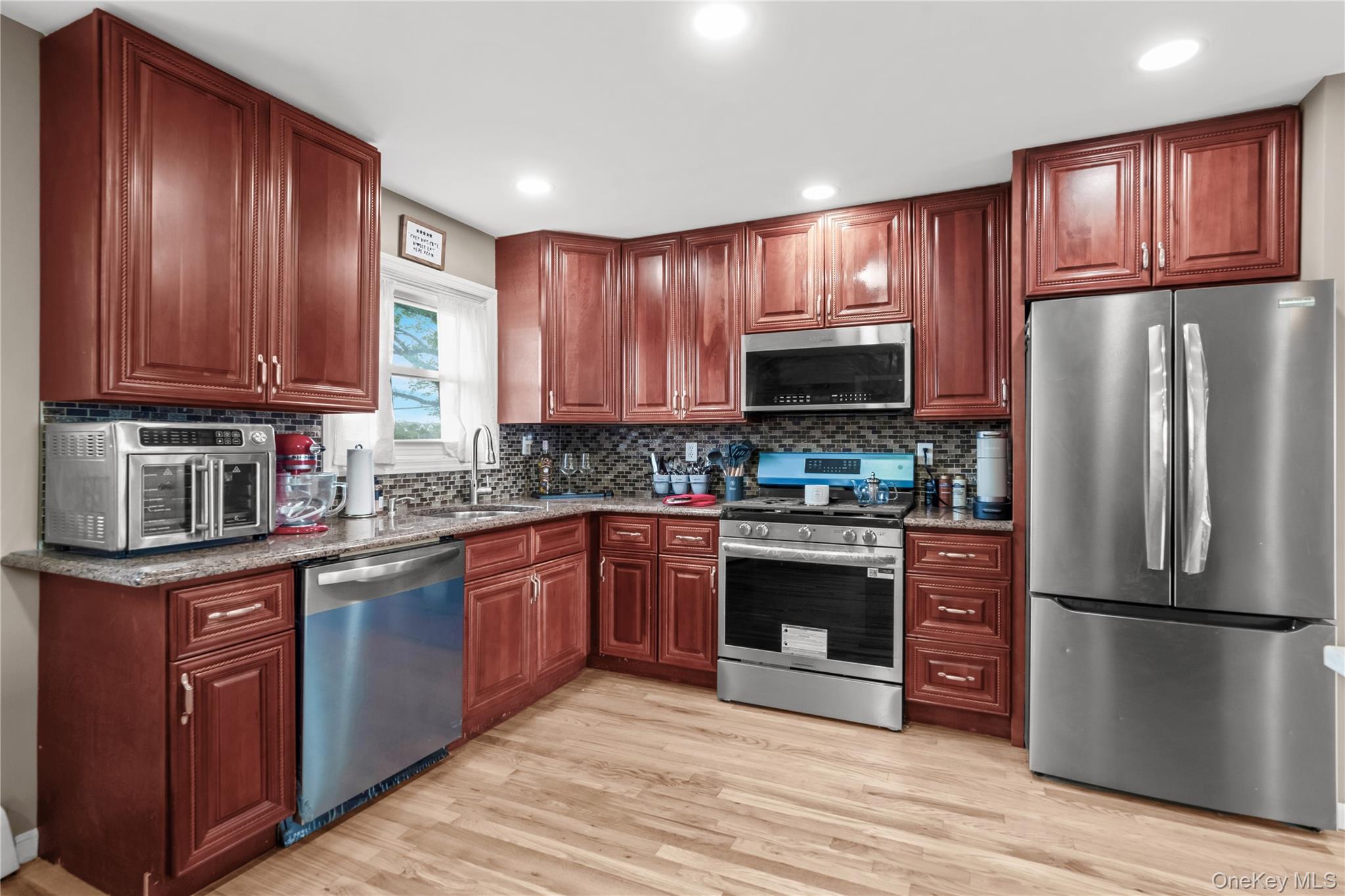 280 S Bayview Avenue – For Sale photo 10