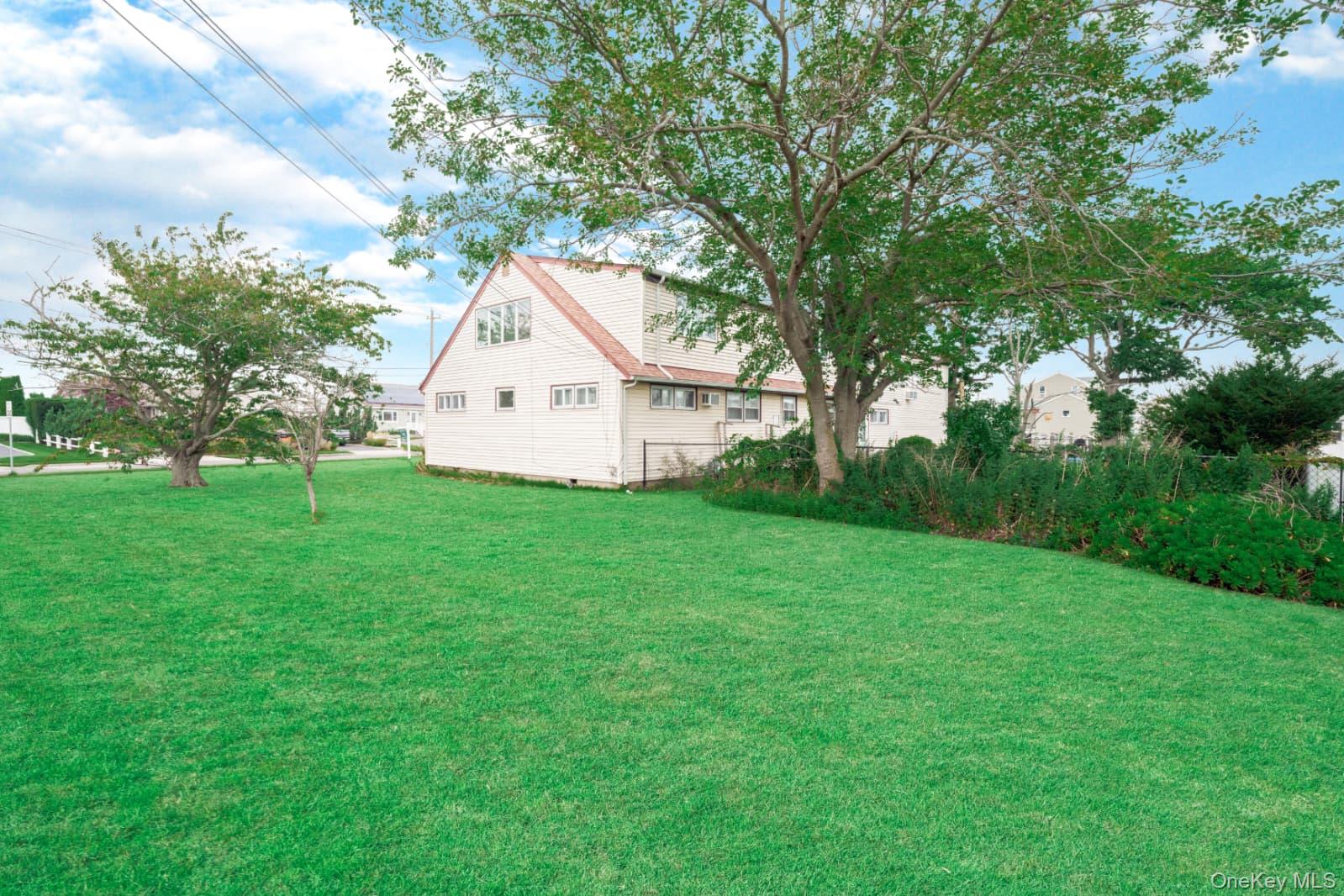 280 S Bayview Avenue – For Sale photo 30