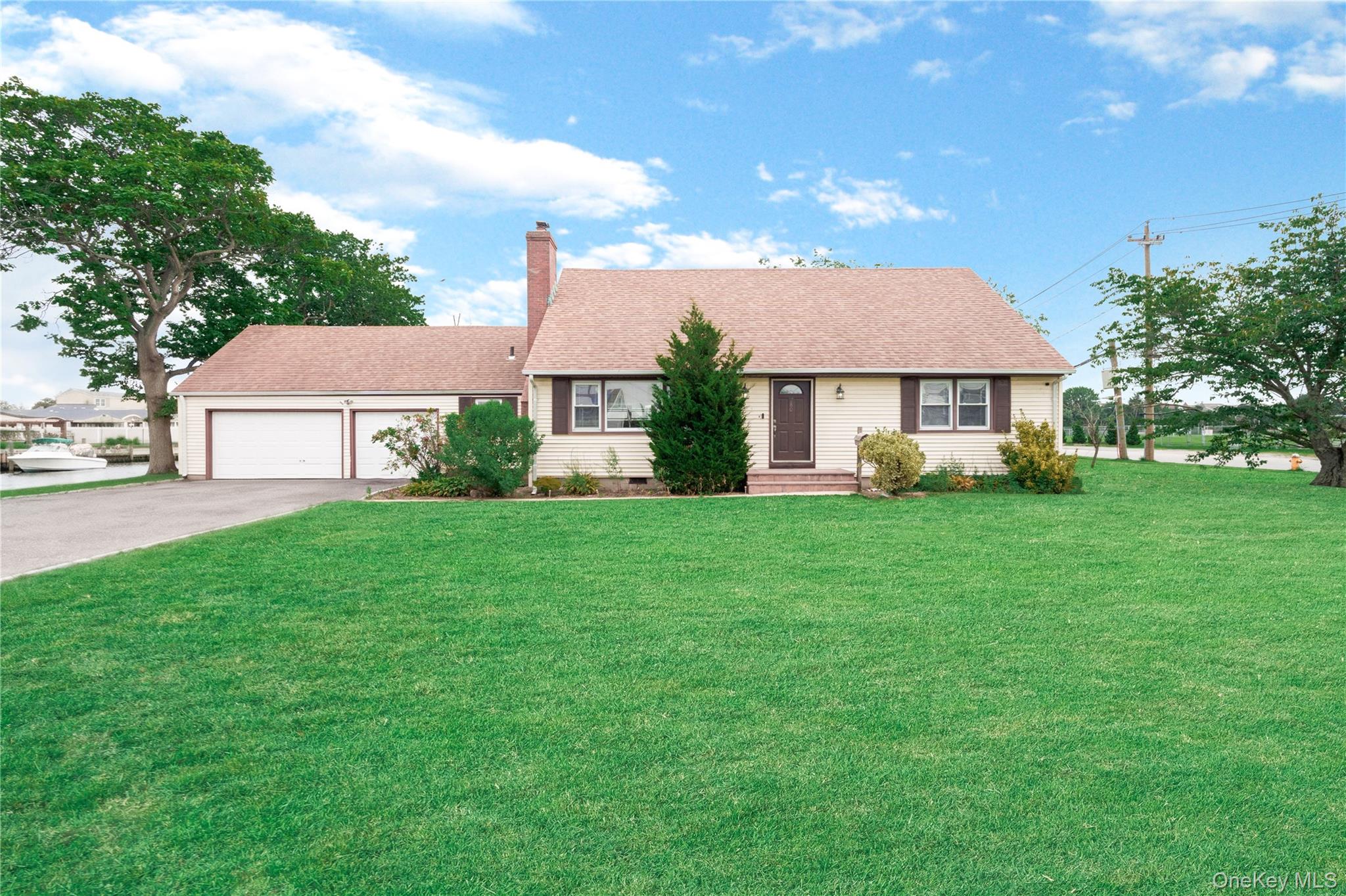 280 S Bayview Avenue – For Sale photo 2