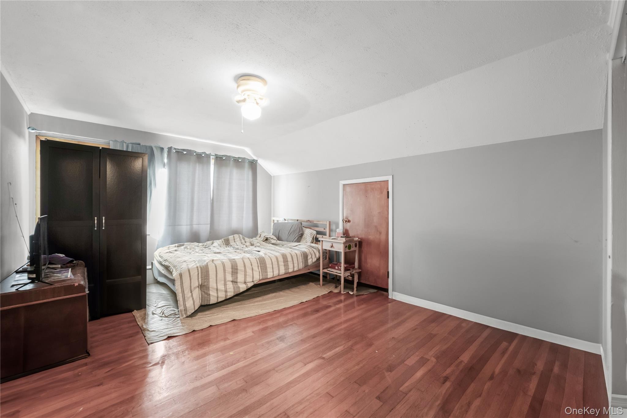 280 S Bayview Avenue – For Sale photo 23