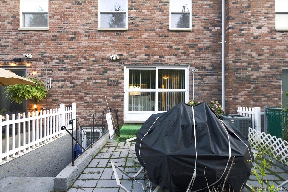1030 Franklin Avenue, Unit 25 photo 18