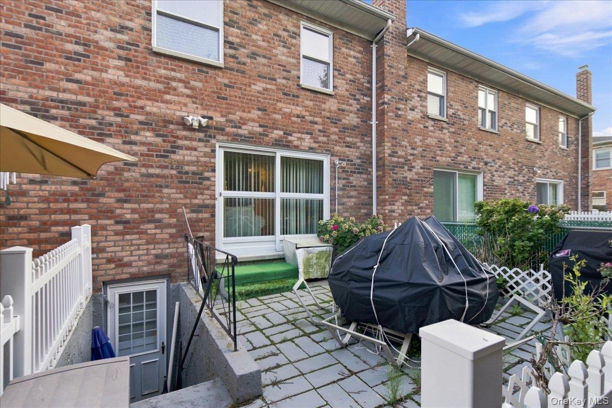1030 Franklin Avenue, Unit 25 photo 17