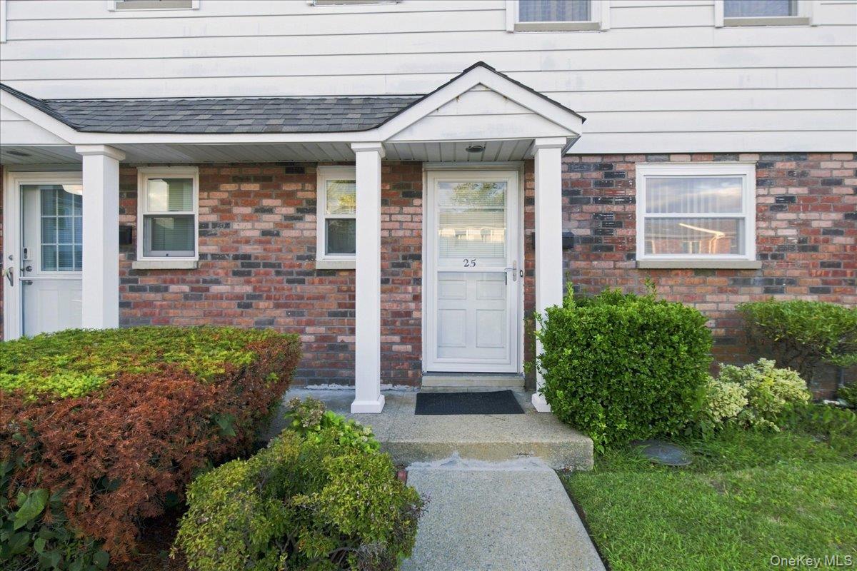1030 Franklin Avenue, Unit 25 photo 3