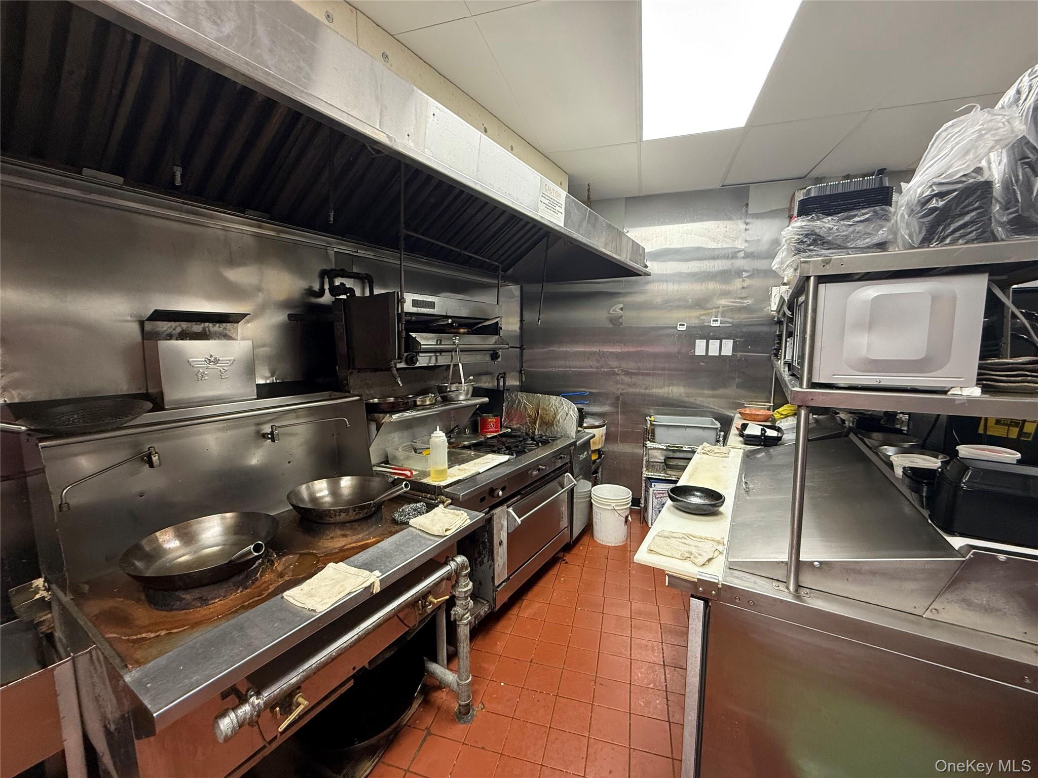 242-03 Northern Boulevard – For Sale photo 6