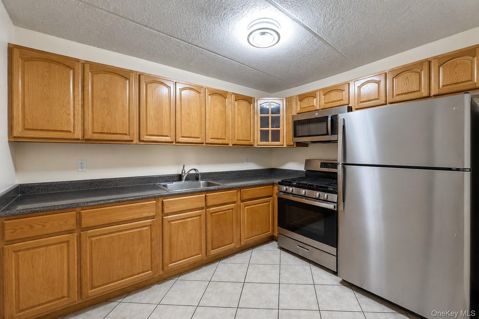 687 Bronx River Road, Unit 1J photo 7