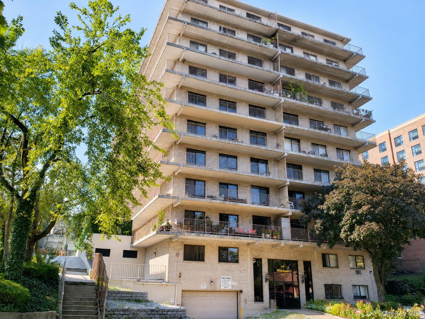 687 Bronx River Road, Unit 1J photo 5