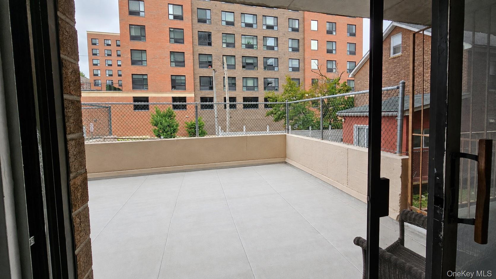687 Bronx River Road, Unit 1J photo 25