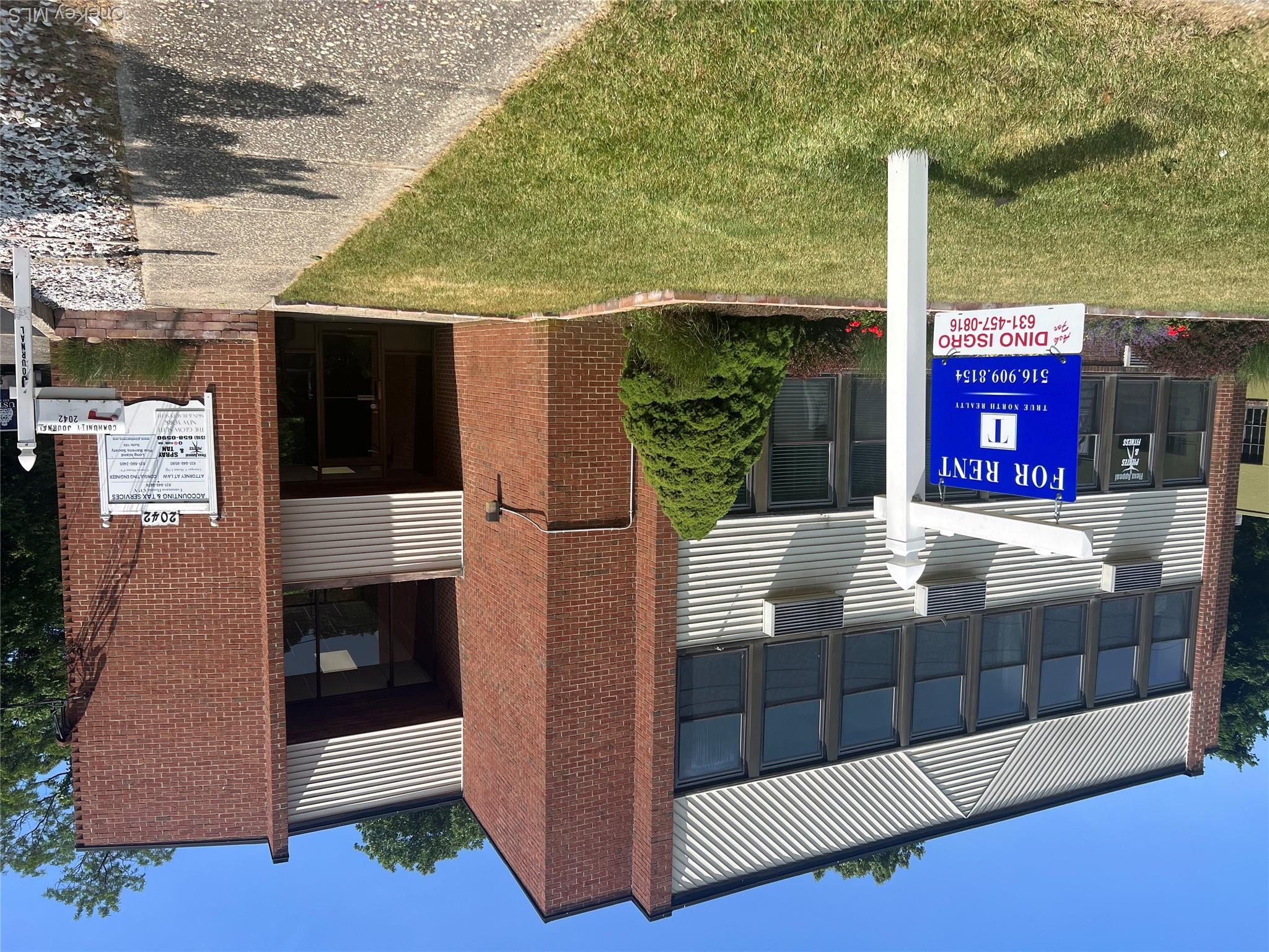 2042 N Country Road, Unit 201
