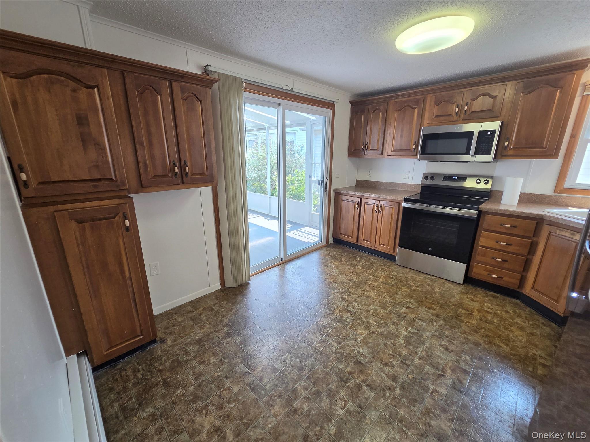 162 Village Circle W – For Sale photo 8
