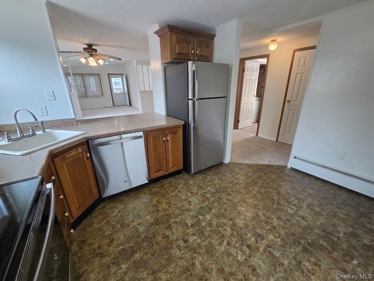 162 Village Circle W – For Sale photo 9