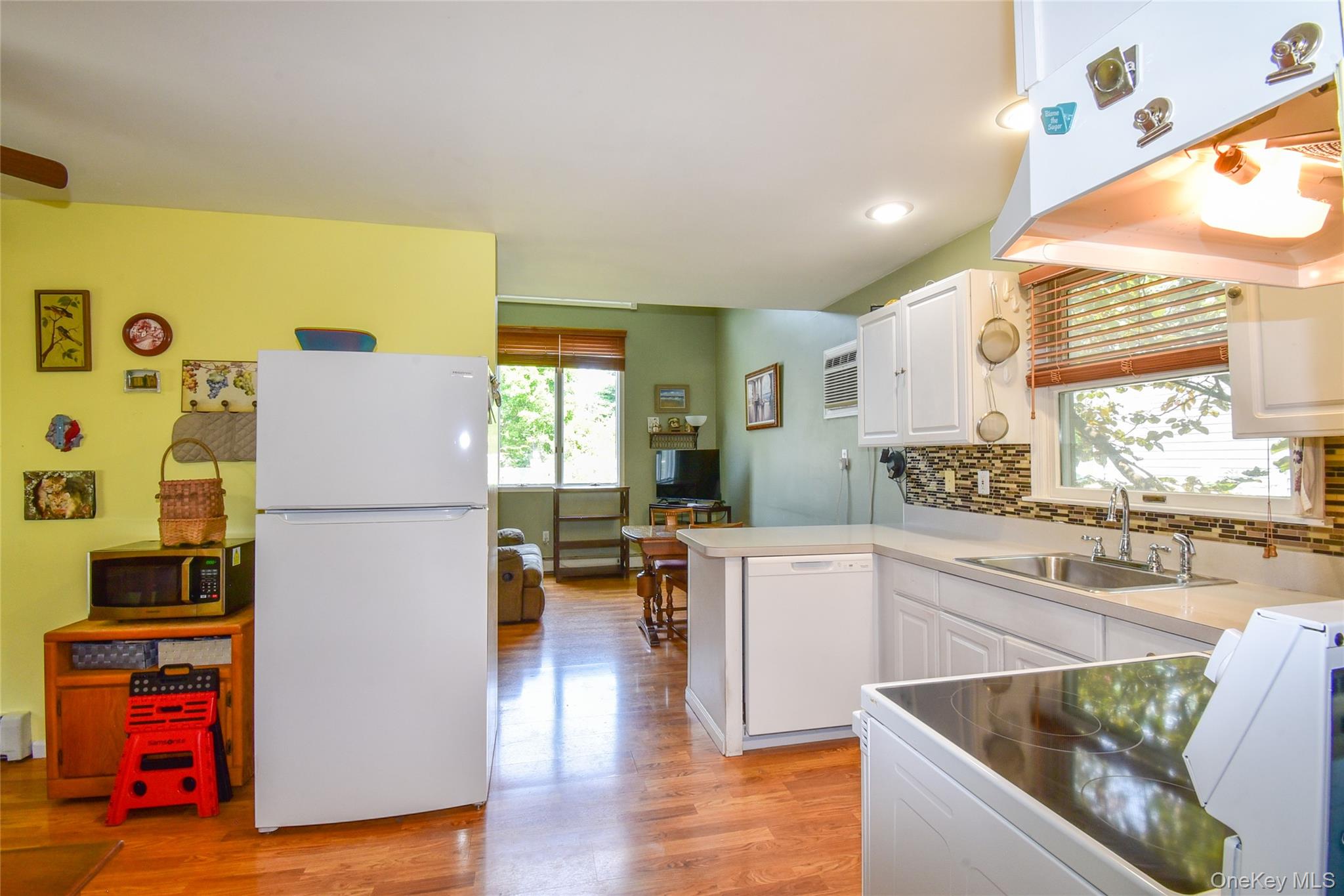 38 Montauk Road – For Sale photo 4