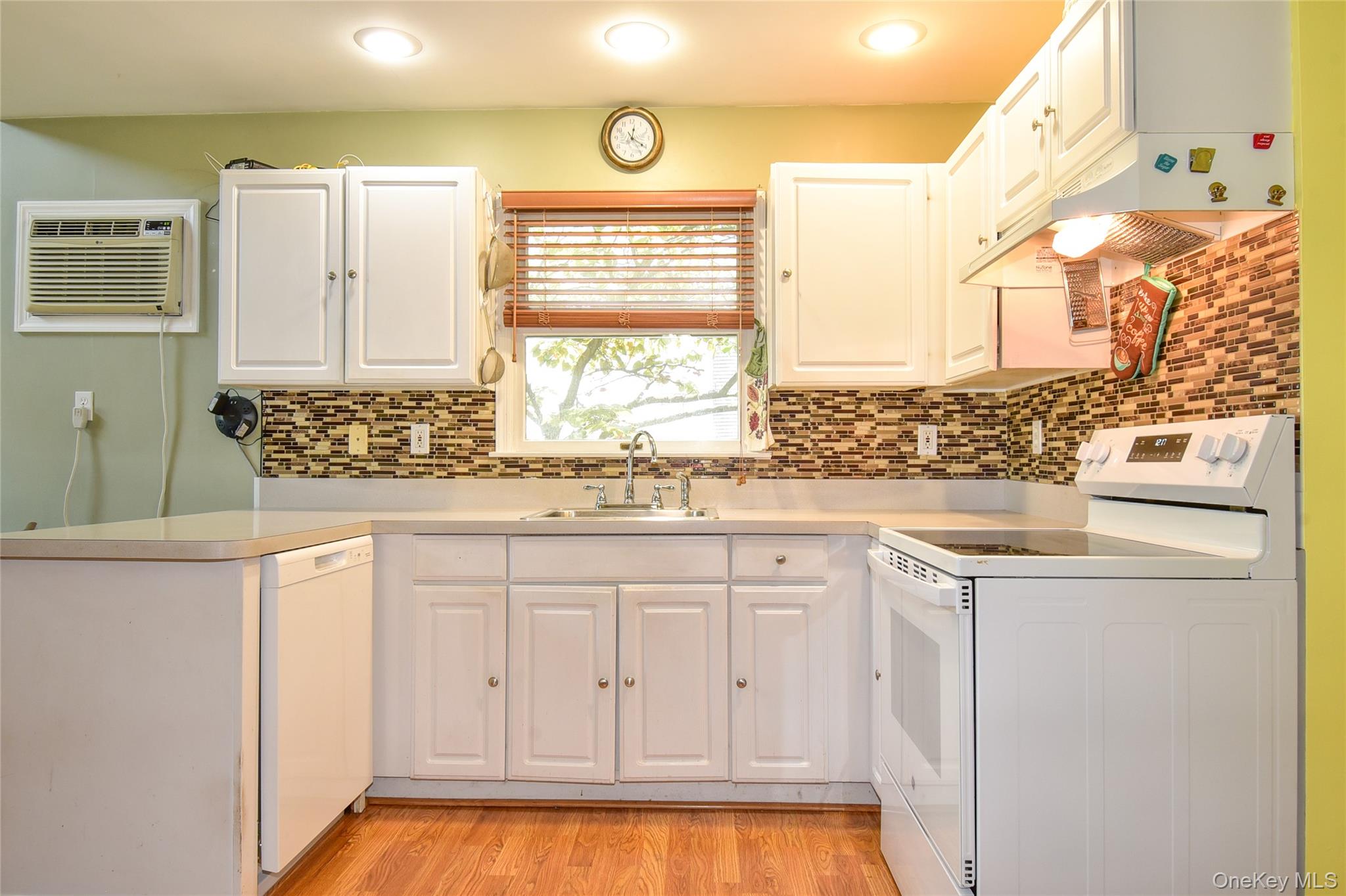 38 Montauk Road – For Sale photo 5