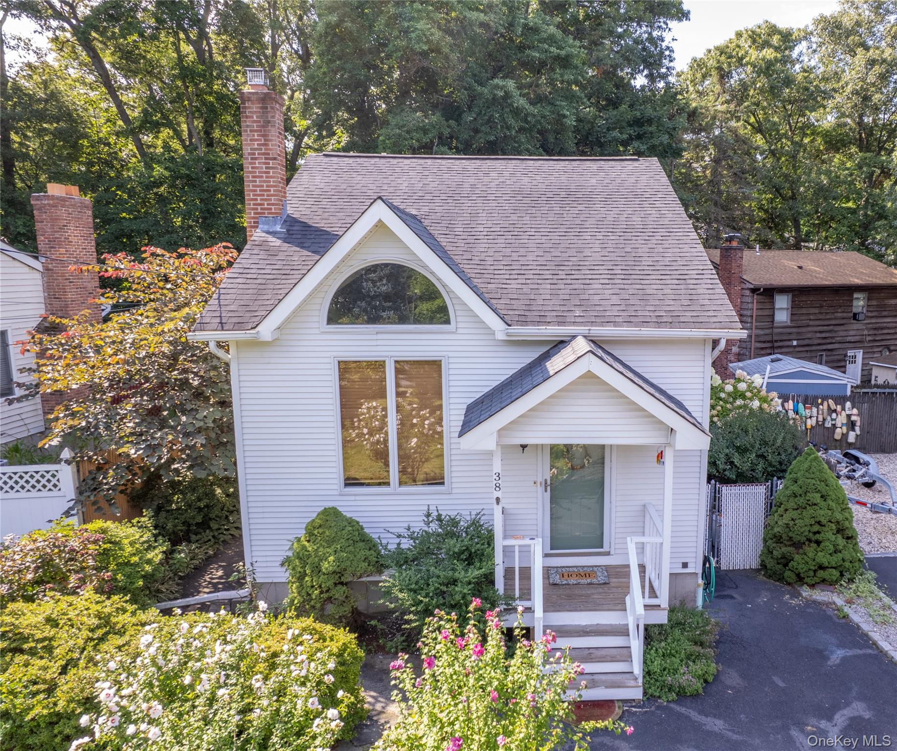 38 Montauk Road – For Sale photo 2