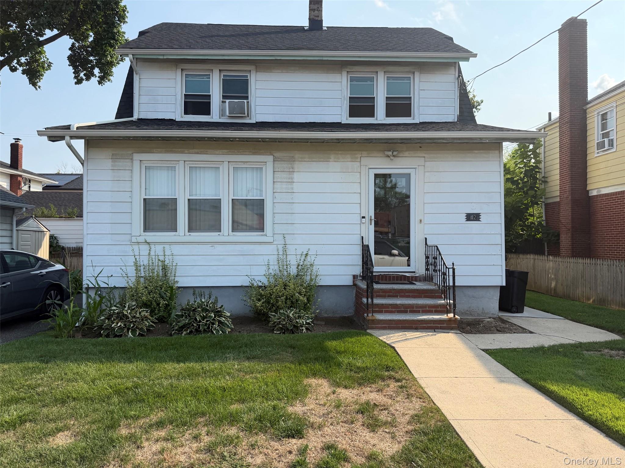 42 W Lincoln Avenue, Unit 2nd Fl