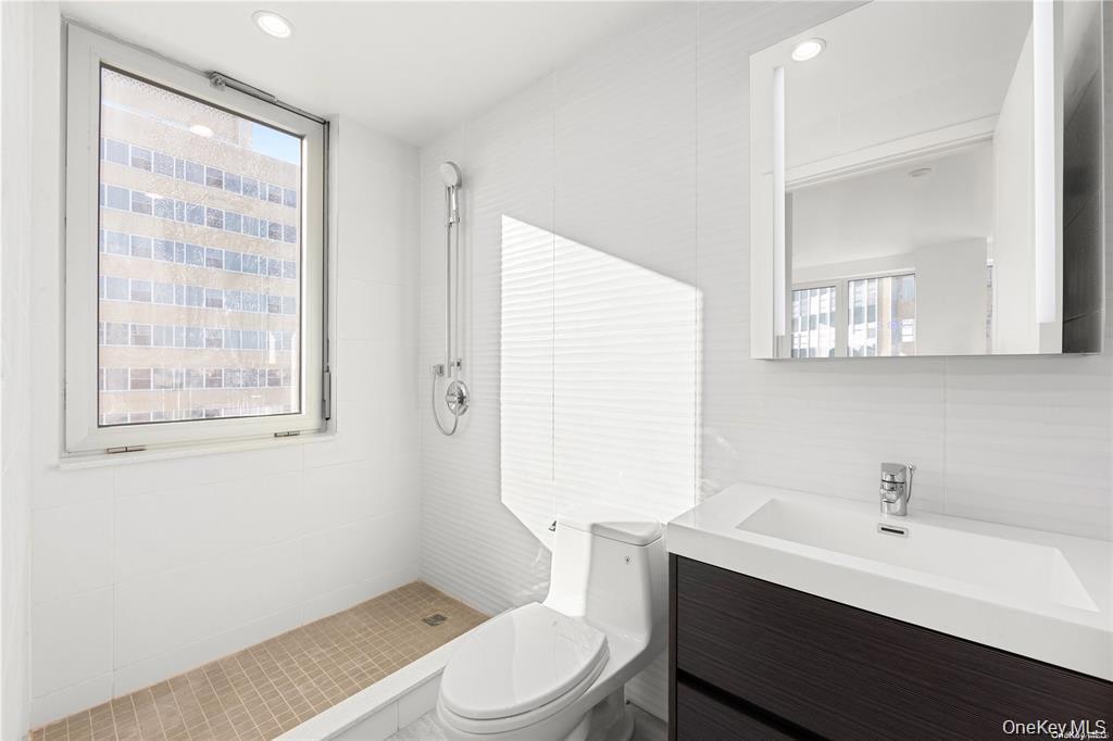 9729 64th Road, Unit 7E photo 5