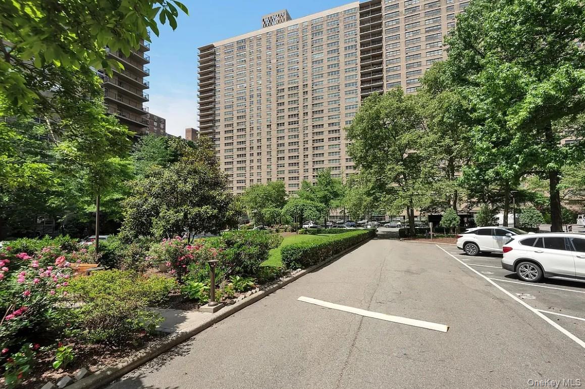 185 W End Avenue, Unit 15E photo 29