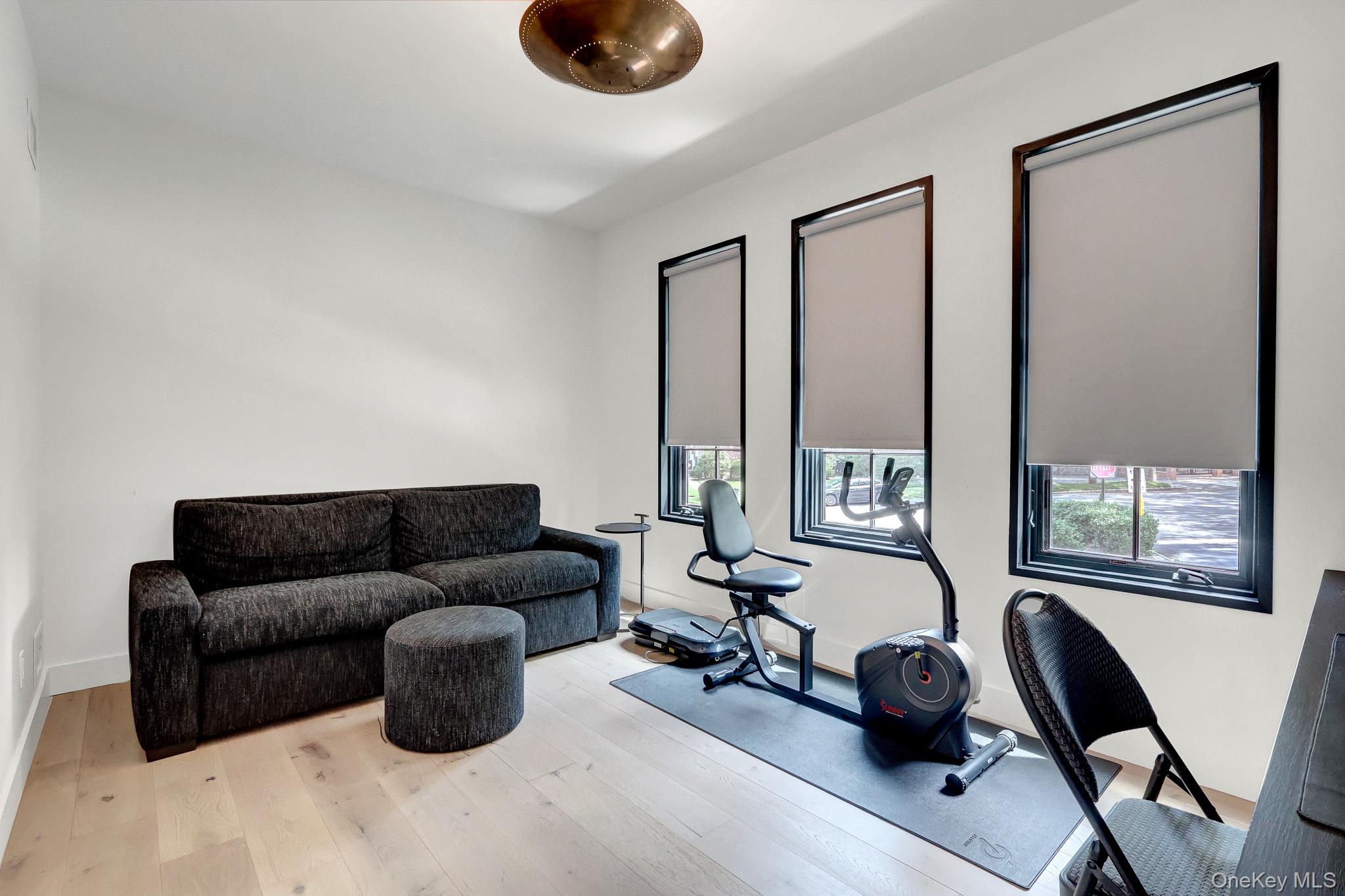 251-51 52 Avenue – For Sale photo 17