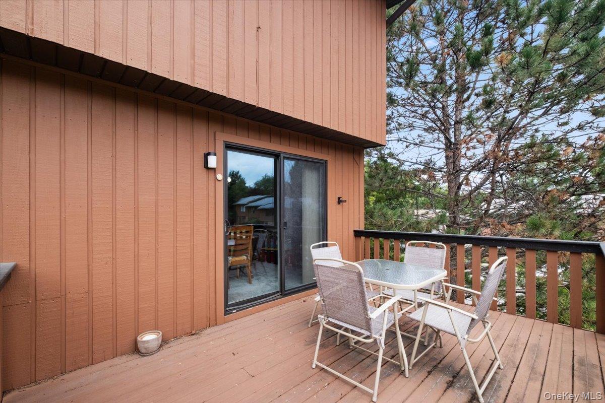 226 Coachlight Square – For Sale photo 5