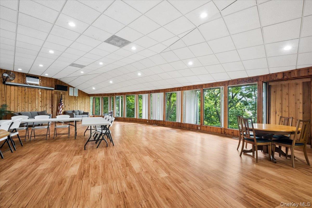 226 Coachlight Square – For Sale photo 31