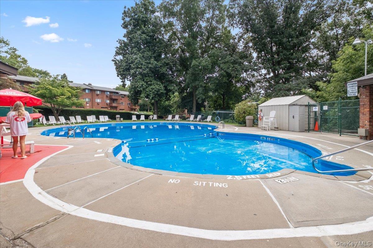 226 Coachlight Square – For Sale photo 29