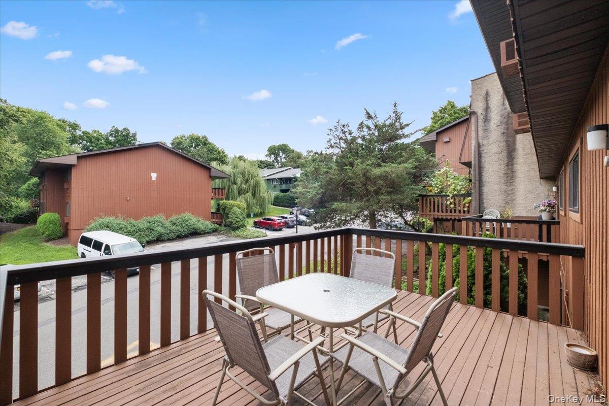 226 Coachlight Square – For Sale photo 6