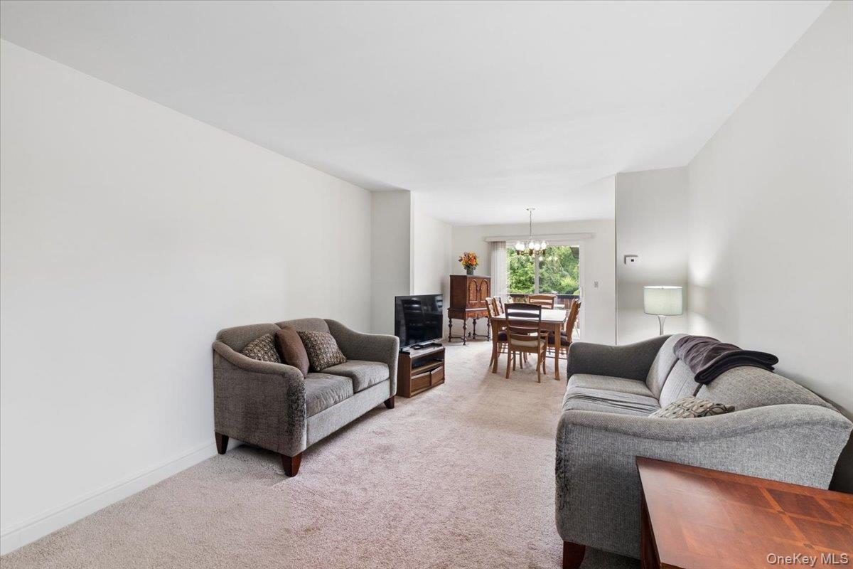 226 Coachlight Square – For Sale photo 12