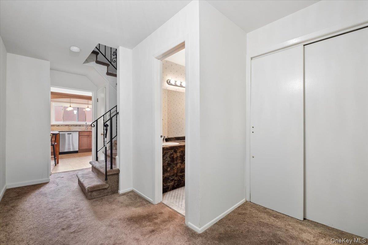 226 Coachlight Square – For Sale photo 9