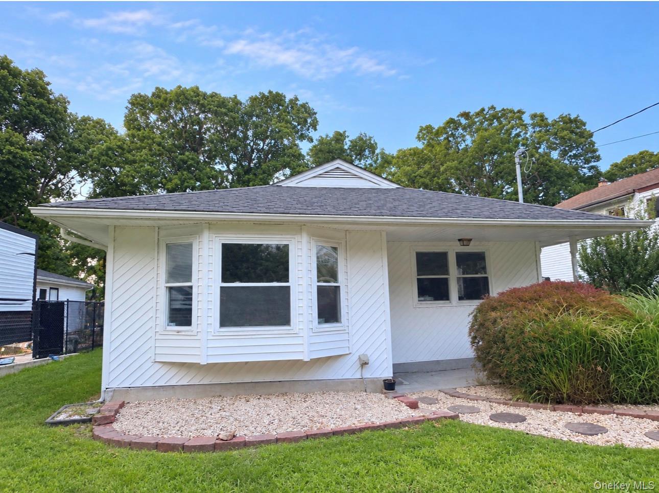 143 E. Parkview Drive – For Sale