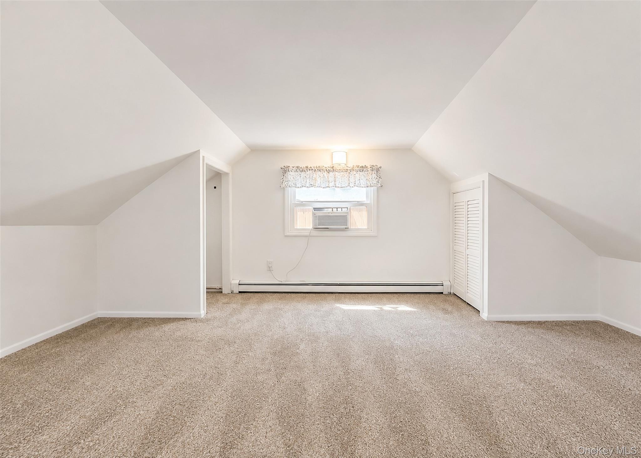 4 Halfcircle Drive – For Sale photo 16