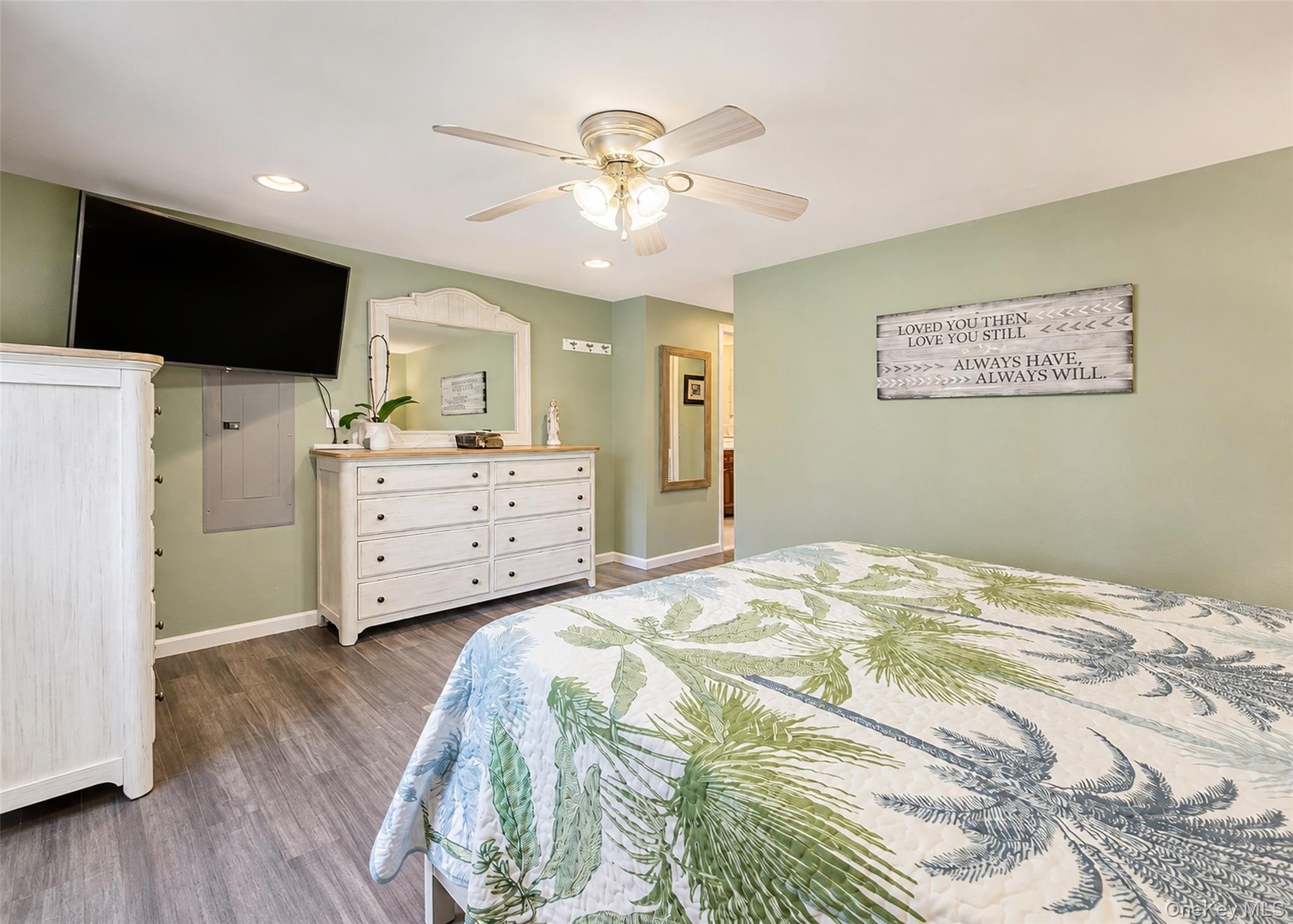 4 Halfcircle Drive – For Sale photo 14
