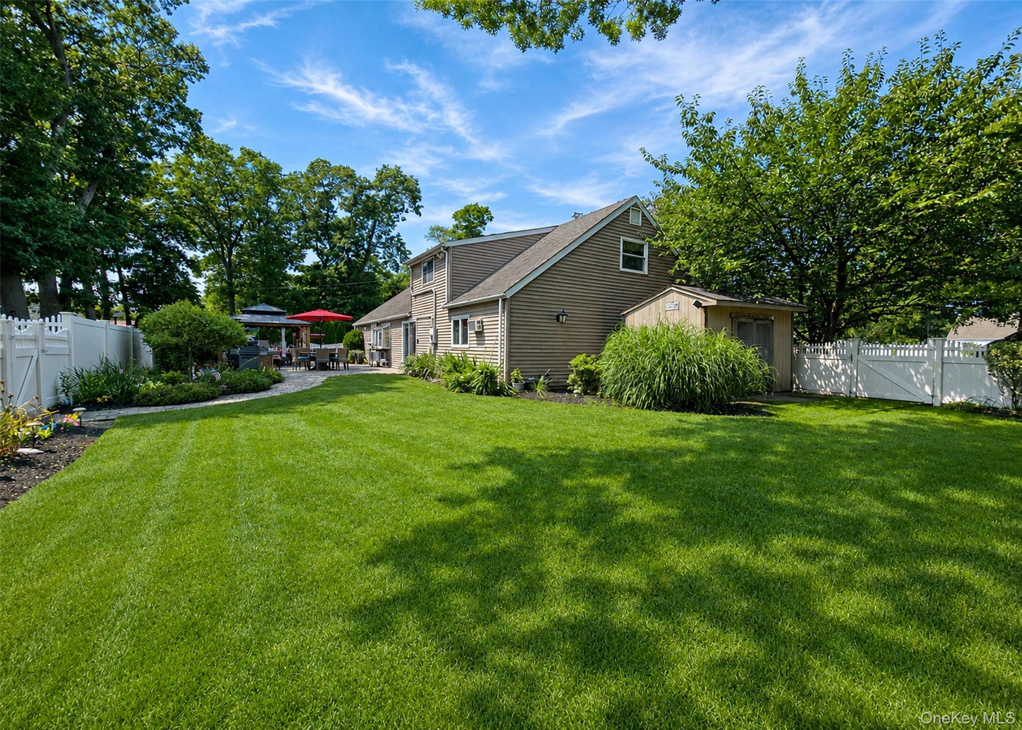 4 Halfcircle Drive – For Sale photo 24