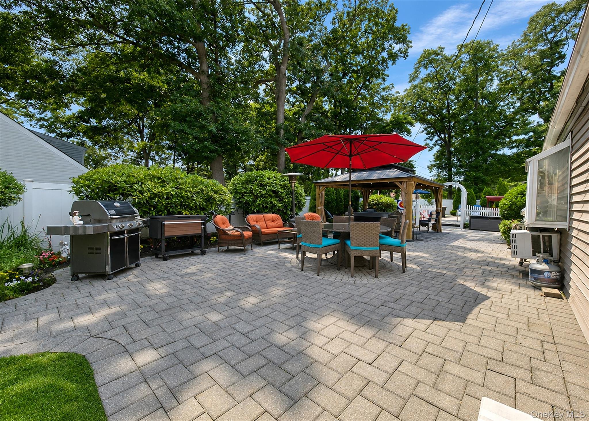 4 Halfcircle Drive – For Sale photo 25
