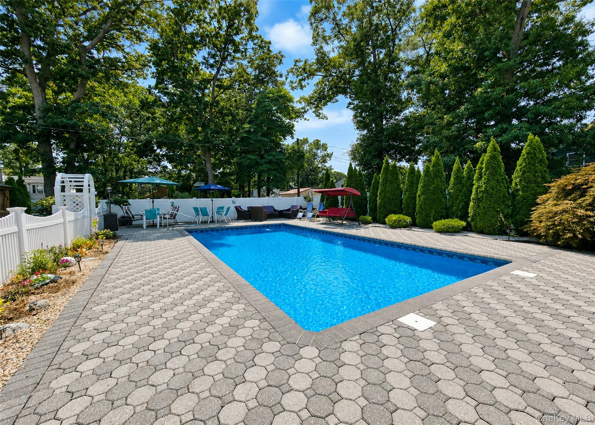4 Halfcircle Drive – For Sale photo 22
