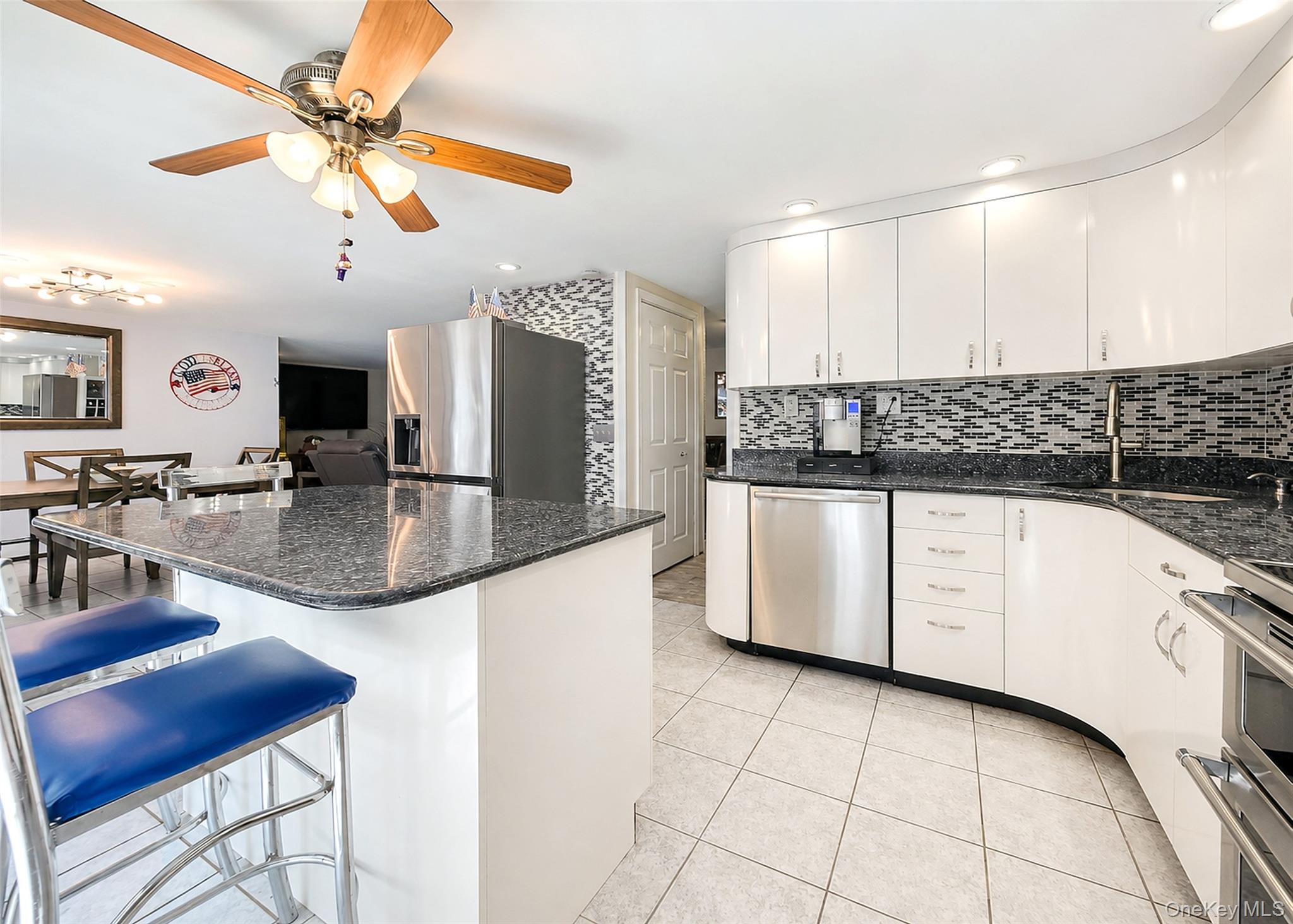 4 Halfcircle Drive – For Sale photo 8