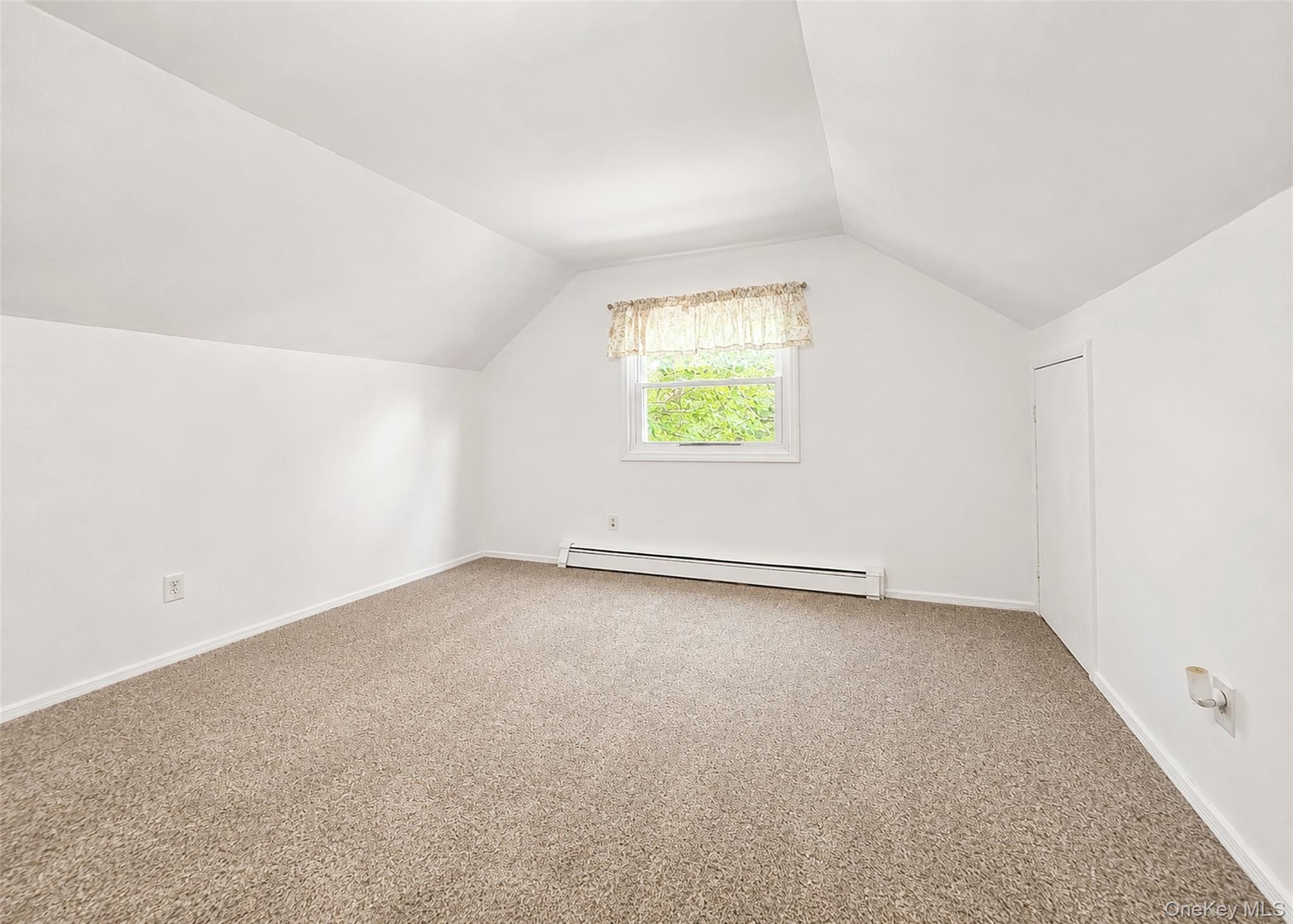 4 Halfcircle Drive – For Sale photo 17